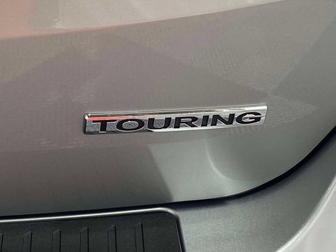 New 2026 Honda Odyssey Touring image 9