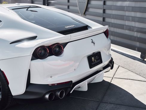 Used 2019 Ferrari 812 Superfast image 10