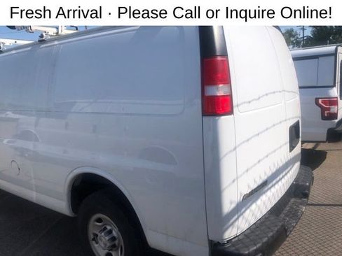Used 2018 Chevrolet Express 2500 w/ Safety Package RWD image 3