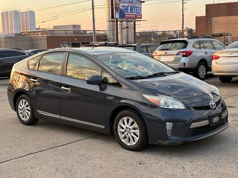Used 2013 Toyota Prius Prime Plug-In image 4