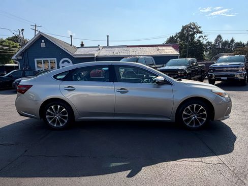 Used 2016 Toyota Avalon XLE Plus FWD image 7
