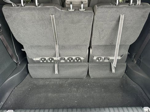 New 2026 Chrysler Pacifica Select FWD image 17