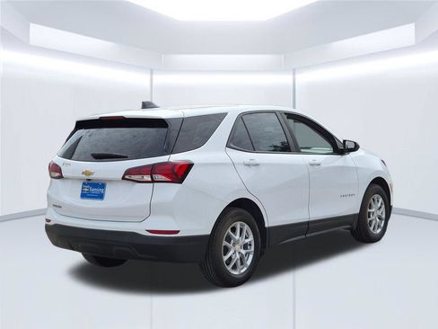 Used 2023 Chevrolet Equinox LS FWD image 6