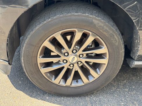 Used 2019 Ford Expedition Limited w/ Equipment Group 301A RWD image 12