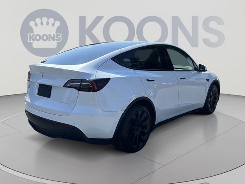 Used 2021 Tesla Model Y Long Range AWD/4WD image 7