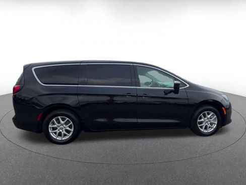 Used 2024 Chrysler Voyager LX FWD image 15