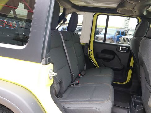 Used 2024 Jeep Wrangler Willys AWD/4WD image 27