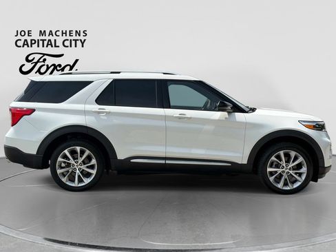 Used 2023 Ford Explorer Platinum w/ Technology Package AWD/4WD image 3