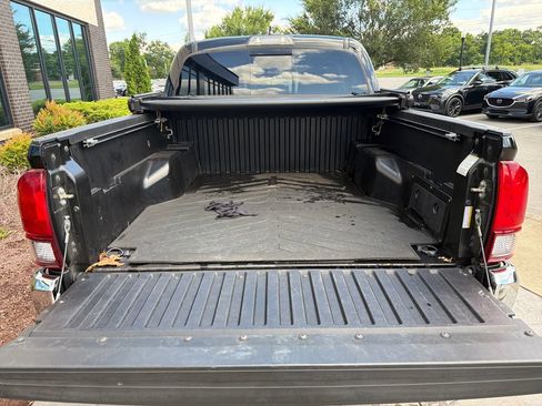 Used 2019 Toyota Tacoma SR5 RWD image 31