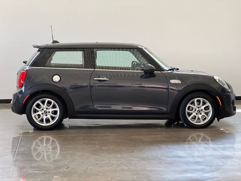 Used 2015 MINI Cooper S image 9