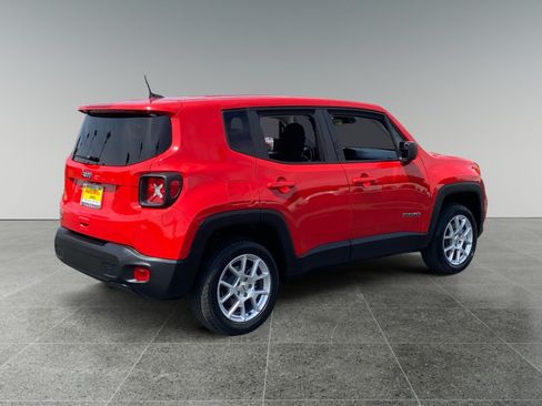 Used 2023 Jeep Renegade Latitude AWD/4WD image 5