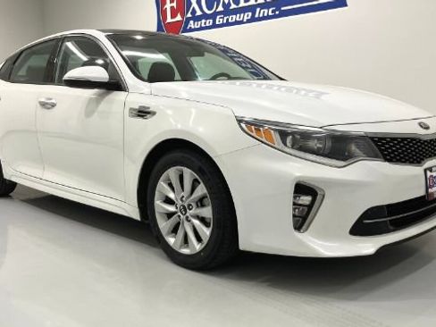 Used 2018 Kia Optima S w/ Panoramic Sunroof Package FWD image 11