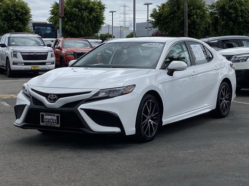 Used 2023 Toyota Camry SE FWD image 35