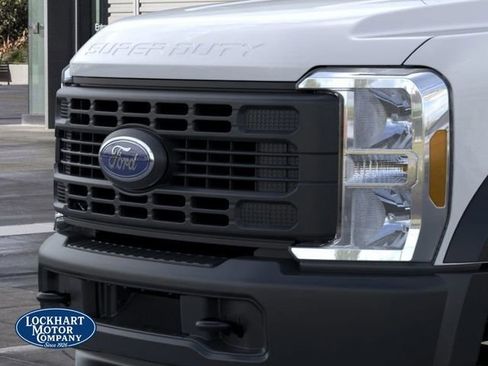 New 2025 Ford F450 XL image 17