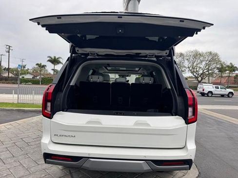 Used 2025 Ford Expedition Platinum w/ Platinum Ultimate Package AWD/4WD image 7