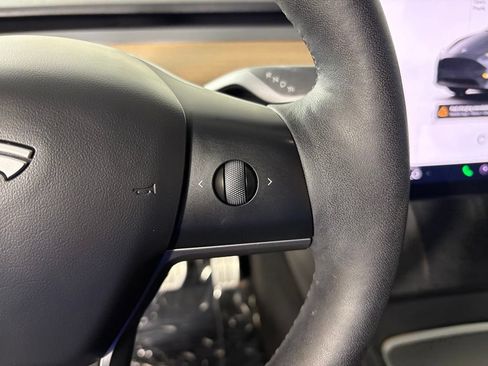 Used 2022 Tesla Model Y Performance AWD/4WD image 22