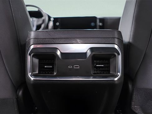 Used 2025 GMC Sierra 1500 Elevation image 29