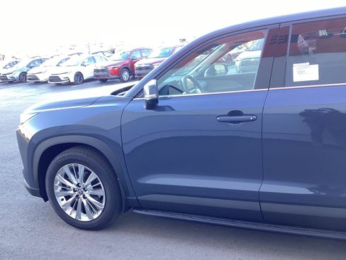 New 2026 Toyota Grand Highlander Platinum image 5