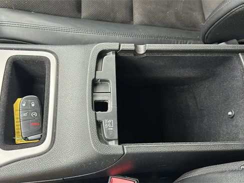 Used 2021 Jeep Grand Cherokee Laredo X image 23