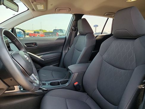 Used 2023 Toyota Corolla Cross LE FWD image 7