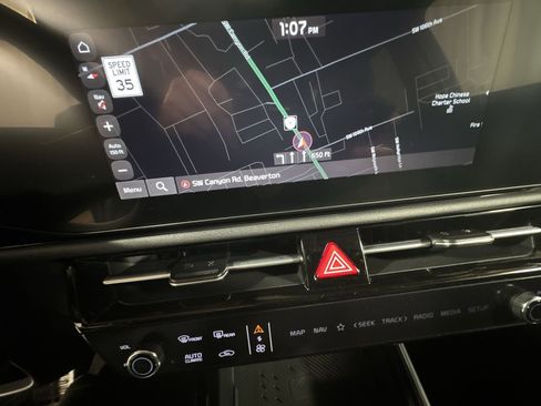 Certified 2025 Kia Niro EX Touring image 25