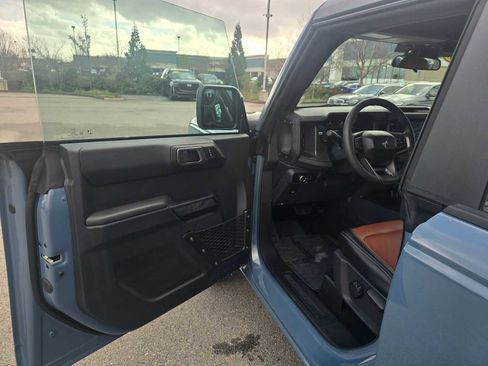 Used 2025 Ford Bronco Base image 21