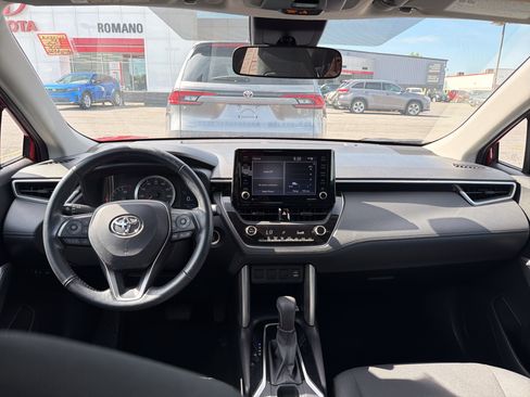 Certified 2022 Toyota Corolla Cross LE AWD/4WD image 10