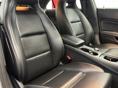 Used 2019 Mercedes-Benz CLA 250 4MATIC w/ Multimedia Package image 16