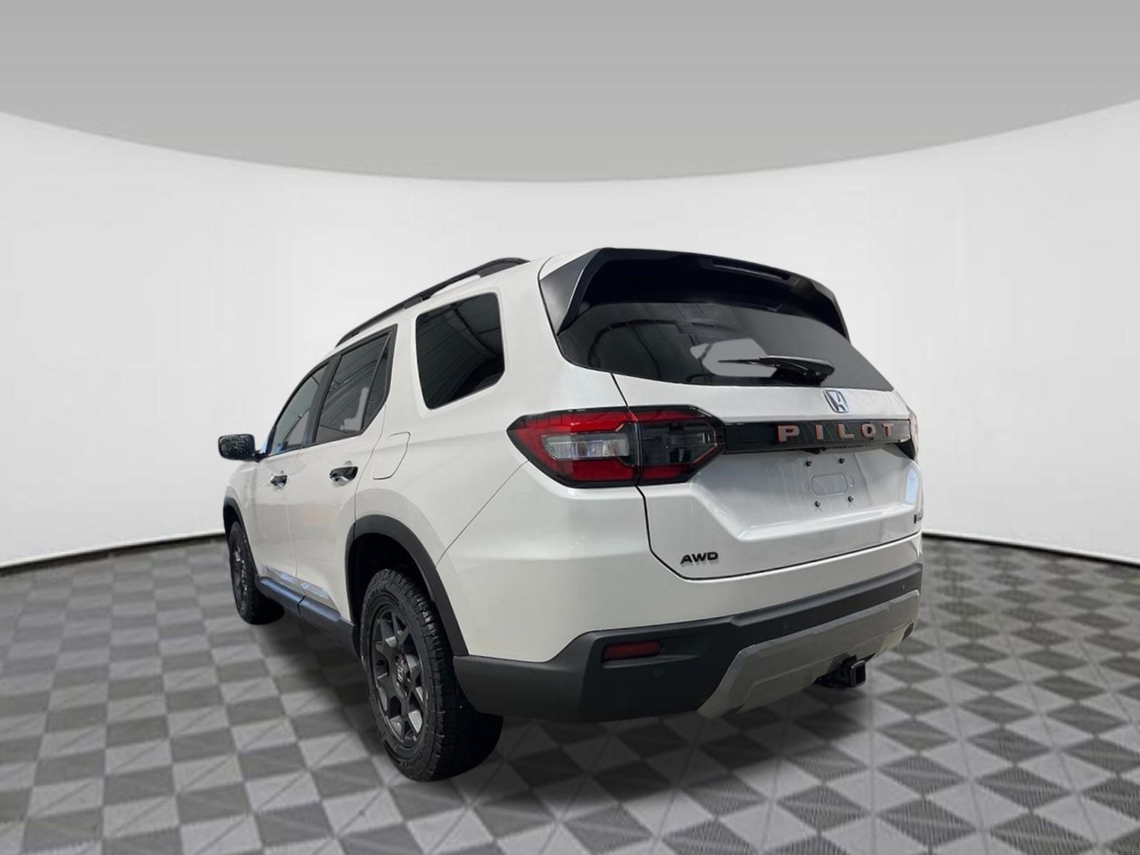 New 2026 Honda Pilot TrailSport image 4