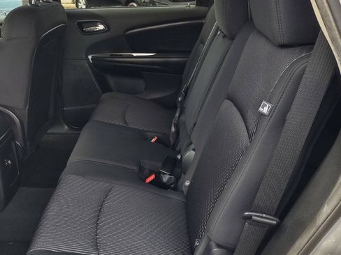Used 2011 Dodge Journey Mainstreet w/ Popular Equipment Group FWD image 29