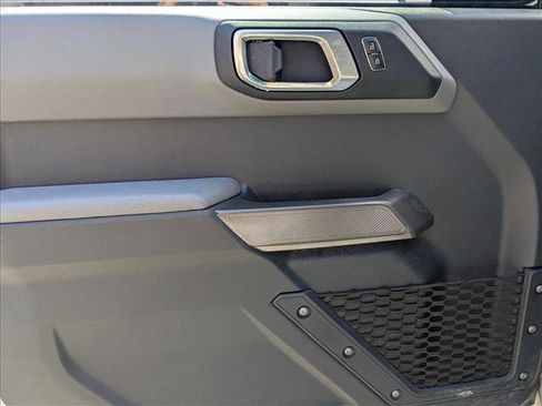 Used 2023 Ford Bronco Black Diamond image 10