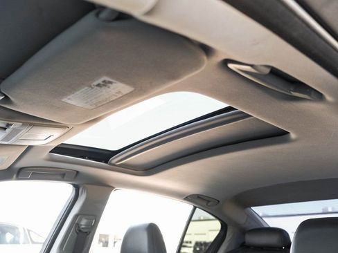 Used 2014 Acura RLX w/ Technology Package image 21