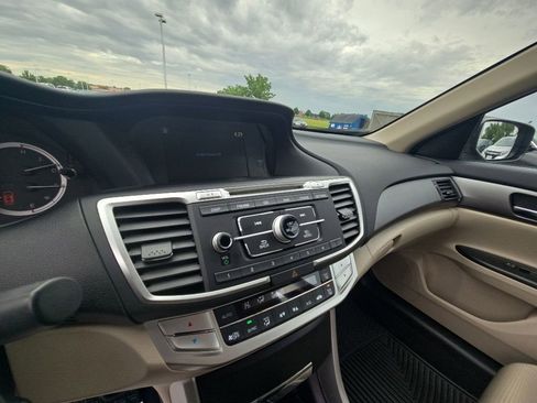 Used 2015 Honda Accord LX image 17