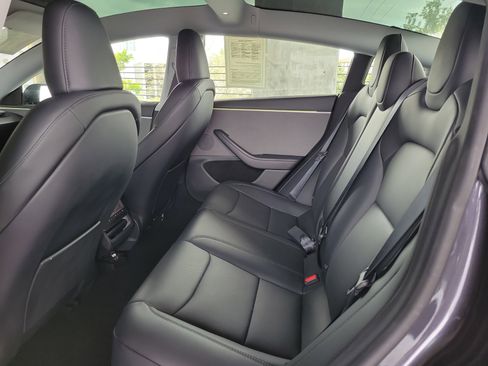 Used 2025 Tesla Model 3 Long Range RWD image 10