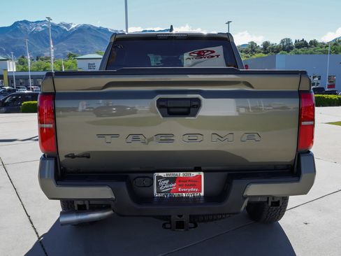Certified 2026 Toyota Tacoma TRD Off-Road AWD/4WD image 7