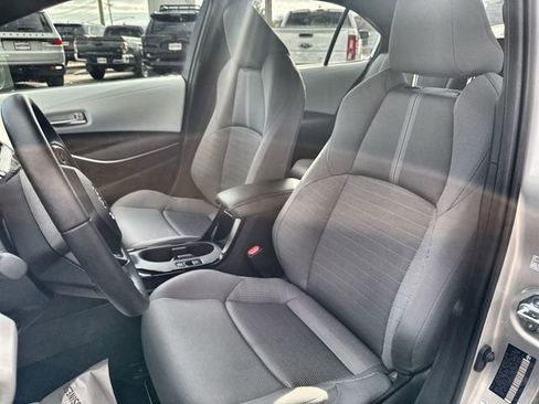 Used 2025 Toyota Corolla SE image 20