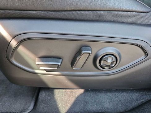 New 2025 Jeep Grand Cherokee Altitude image 17