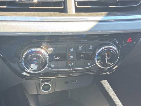 Certified 2024 Chevrolet Trax LT w/ Driver Confidence Package image 28