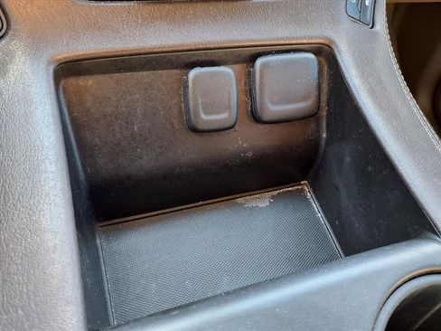 Used 2016 Chevrolet Suburban LT image 9