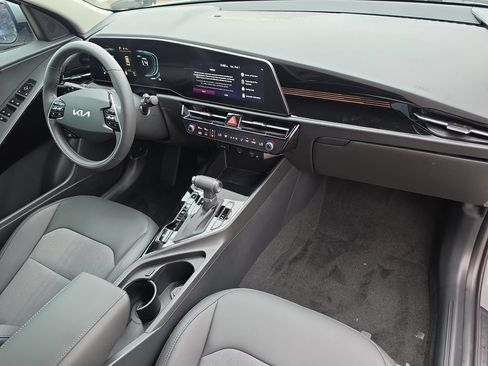 New 2026 Kia Niro EX FWD image 11