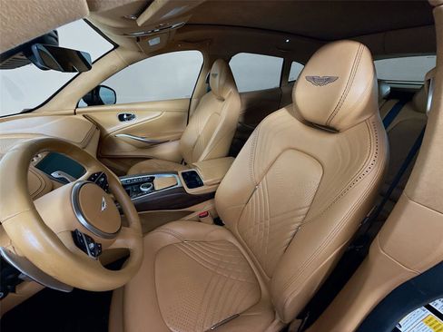 Used 2021 Aston Martin DBX image 19