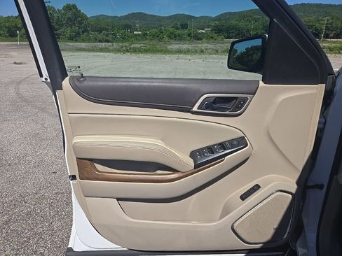 Used 2019 GMC Yukon XL Denali RWD image 16