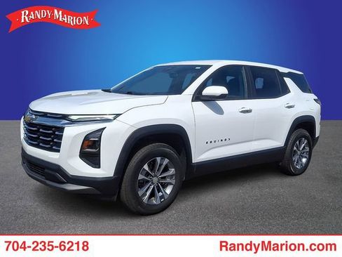 Used 2025 Chevrolet Equinox LT AWD/4WD image 1