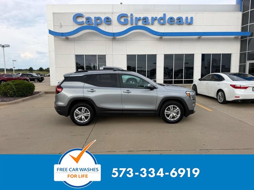 Used 2023 GMC Terrain SLE w/ Driver Convenience Package FWD image 1