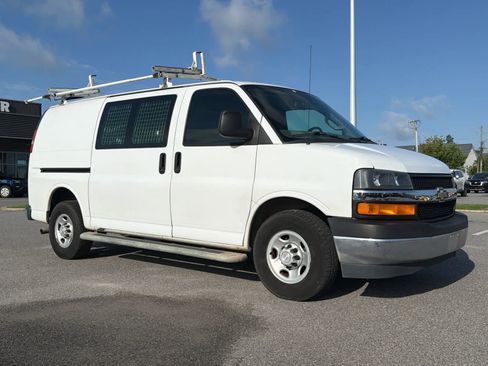 Used 2019 Chevrolet Express 2500 w/ Driver Convenience Package RWD image 8
