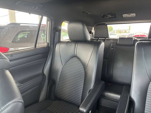 Used 2025 Toyota Highlander XSE AWD/4WD image 42