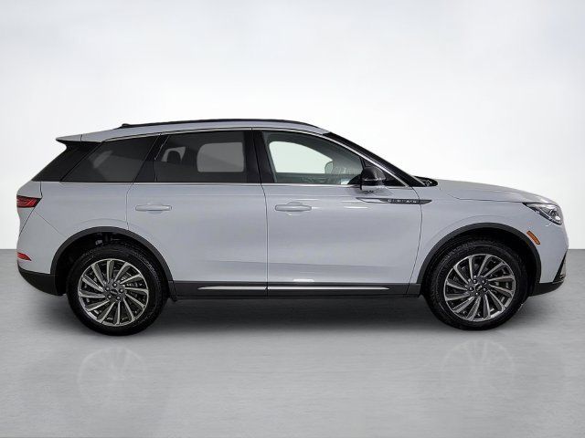 Used 2025 Lincoln Corsair Reserve AWD/4WD image 2