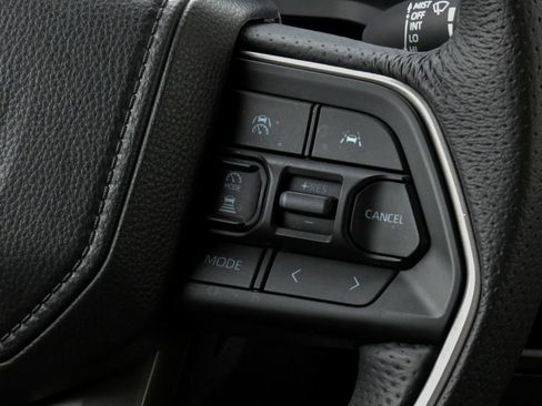 Used 2025 Toyota Tacoma TRD Off-Road image 19