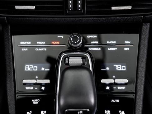 Used 2023 Porsche Cayenne image 20