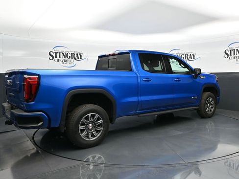 Used 2024 GMC Sierra 1500 AT4 w/ Technology Package image 7